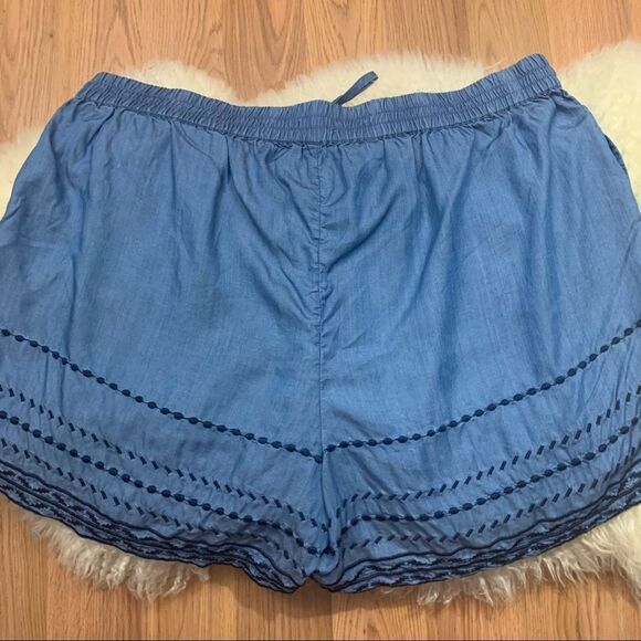 Crown & Ivy embroidered drawstring chambray shorts - Picture 3 of 6